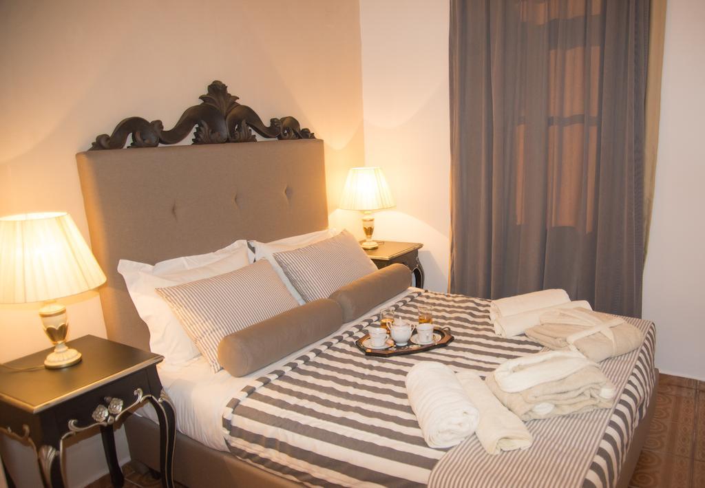 Porto Enetiko Suites Rethymno Quarto foto